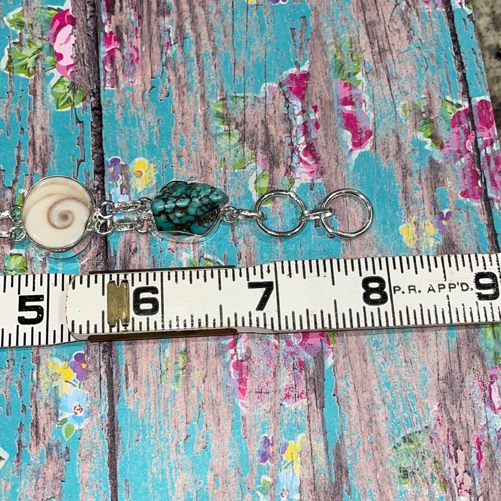 Shiva Shell & Howlite Bracelet - Picture 8 of 11